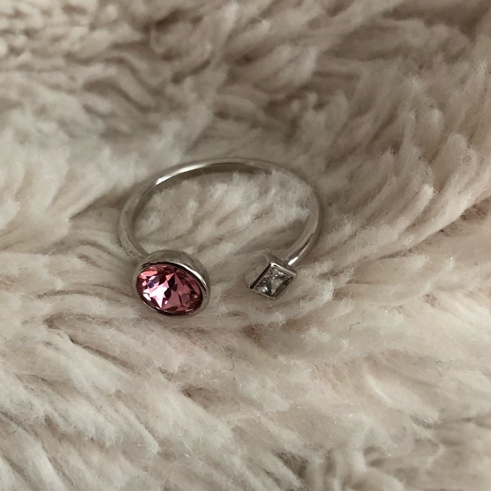 ✨Fragrant Jewels Ring✨ - Picture 2 of 3